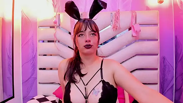 Snapshot of Alien_High420 chatting on December 2025 06:03:02 PM Alien High420 online show from December 2025 06:03:02 PM