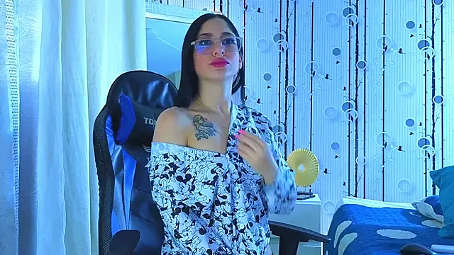 Sia Snow online show from December 2025 12:47:02 PM