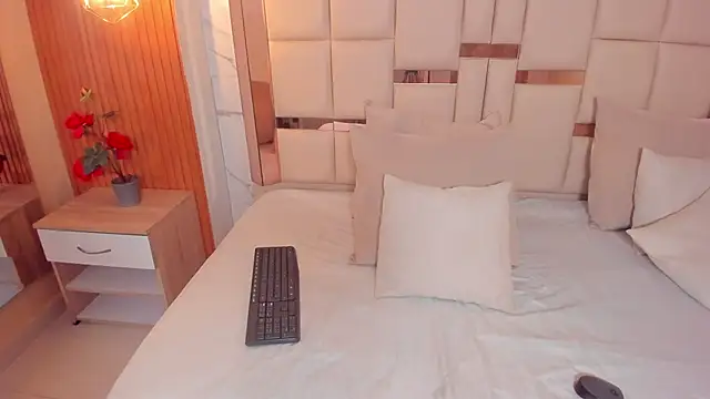 samantha quinnn online show from February 2026 08:40:02 PM