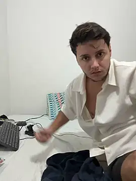 Snapshot of RicoValen chatting on February 2026 01:35:02 AM RicoValen online show from February 2026 01:35:02 AM