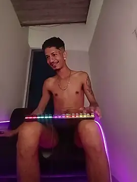 Snapshot of theyllorwillian chatting on July 2026 03:23:01 AM theyllorwillian online show from July 2026 03:23:01 AM