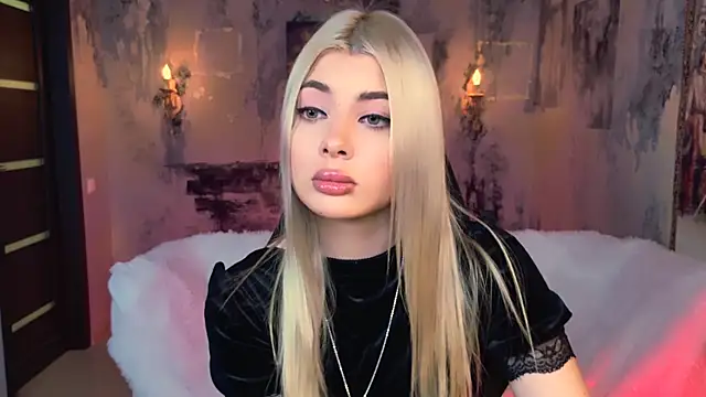 Snapshot of HyileyClark chatting on December 2025 09:25:01 AM HyileyClark online show from December 2025 09:25:01 AM