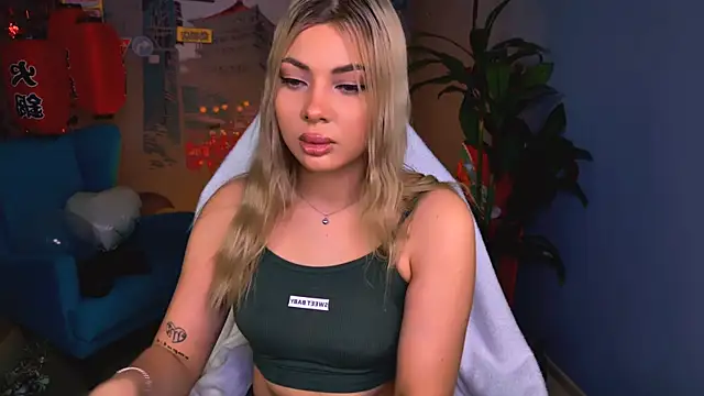 HyileyClark online show from February 2026 09:18:02 AM