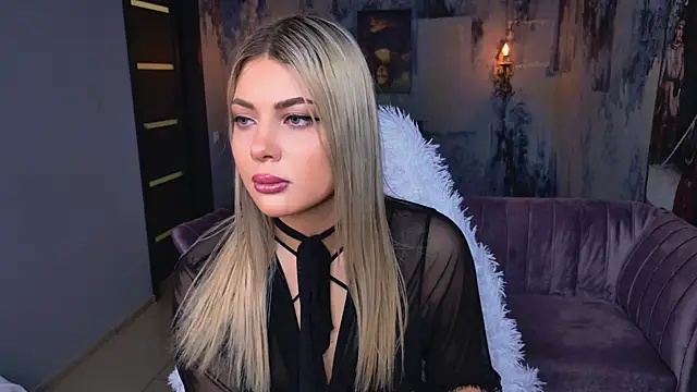 HyileyClark online show from March 2026 09:15:01 AM