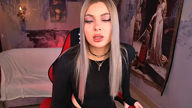 HyileyClark online show from March 2026 09:36:02 AM