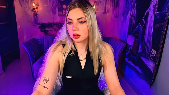 HyileyClark online show from July 2026 05:14:02 AM