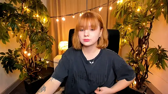 AsiaBritney online show from November 2025 01:12:02 PM