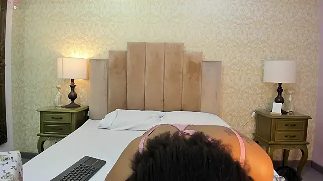 KarenNewman online show from December 2025 03:23:01 AM