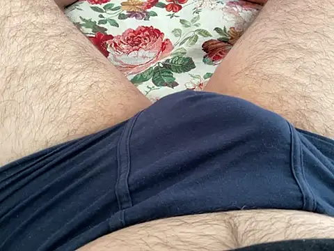 erdestruttor18 online show from April 2026 06:29:02 AM