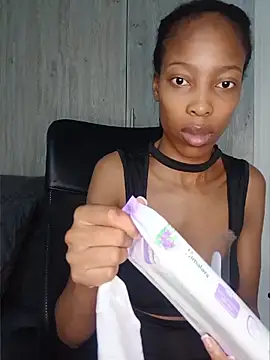 MsParisSmith online show from April 2026 10:10:02 PM