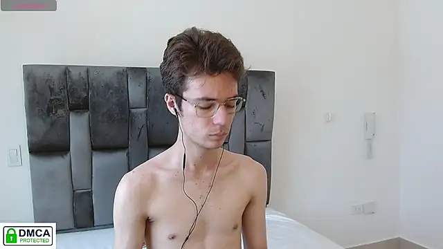 Snapshot of SaccharineSin chatting on November 2025 06:23:02 PM SaccharineSin online show from November 2025 06:23:02 PM