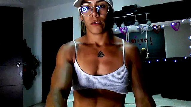 sexymusclegoddess online show from April 2026 01:58:01 AM