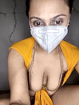 HONEY BEBS online show from February 2026 05:50:01 PM