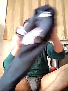 samnick4321 online show from November 2025 04:37:01 AM