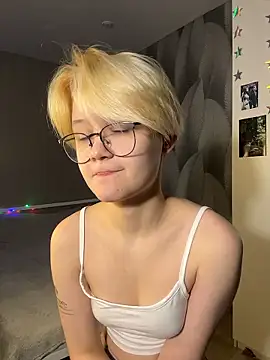 LunaDoreann online show from January 2026 11:19:01 PM