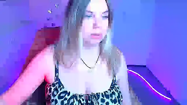 Amanda Swannn online show from March 2026 12:38:02 PM