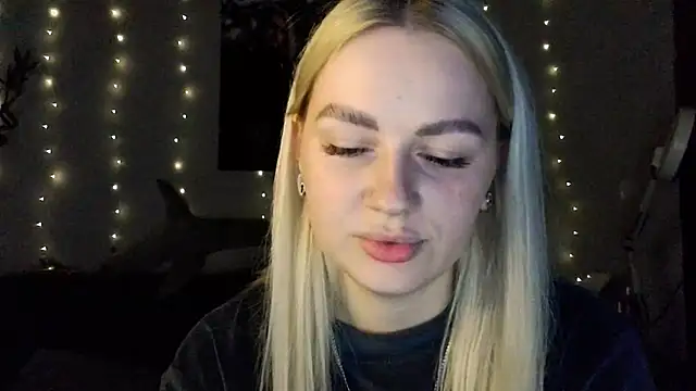 Whitehex666 online show from December 2025 04:38:01 PM