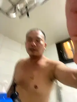 Snapshot of chenweine chatting on November 2025 05:06:02 PM chenweine online show from November 2025 05:06:02 PM