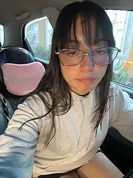 Snapshot of Mia_fiire chatting on December 2025 07:10:01 PM Mia fiire online show from December 2025 07:10:01 PM