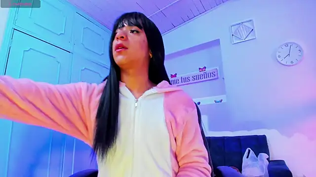 Hot Darliing online show from January 2026 01:05:02 PM