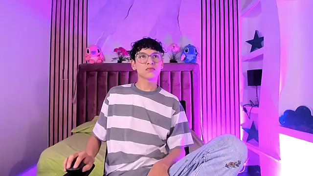 SthepanodiMonaco online show from December 2025 07:21:02 PM