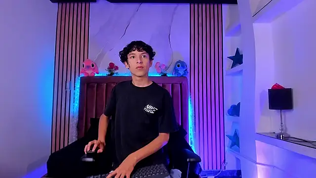 SthepanodiMonaco online show from January 2026 10:02:01 PM