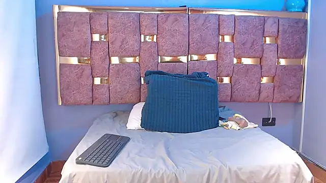 Snapshot of _Caroline34 chatting on March 2026 10:52:02 AM Caroline34 online show from March 2026 10:52:02 AM