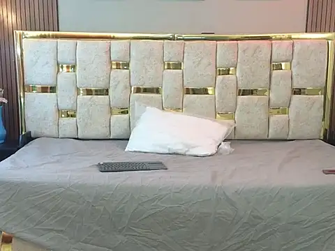 Snapshot of _Caroline34 chatting on April 2026 10:46:01 AM Caroline34 online show from April 2026 10:46:01 AM