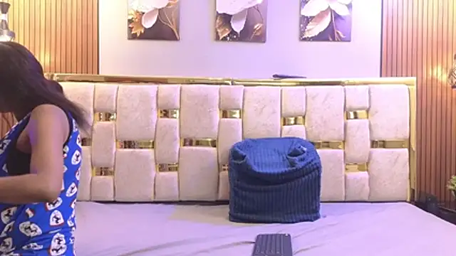 Snapshot of _Caroline34 chatting on April 2026 10:26:01 AM Caroline34 online show from April 2026 10:26:01 AM