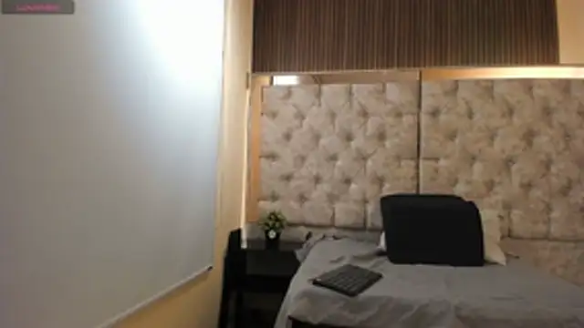  Caroline34 online show from April 2026 10:32:02 AM