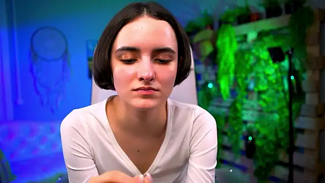 KateWillows online show from March 2026 07:15:01 AM