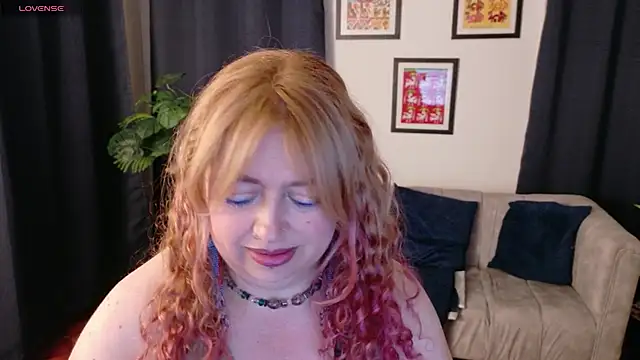 MilfArlet online show from January 2026 07:30:01 PM