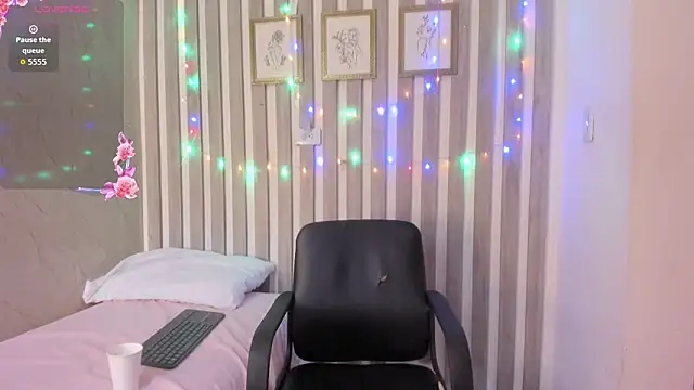  Zoecooper online show from February 2026 11:42:02 AM