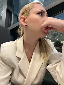 SenyaVibes online show from December 2025 02:44:01 PM