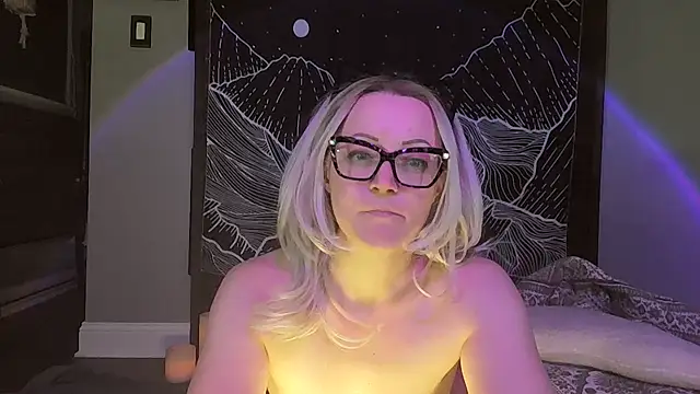 Snapshot of only_one_onyx chatting on November 2025 03:20:02 AM only one onyx online show from November 2025 03:20:02 AM