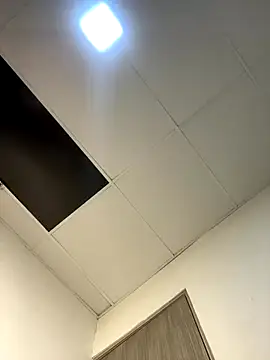 Snapshot of laia_williamss chatting on December 2025 11:10:02 PM laia williamss online show from December 2025 11:10:02 PM