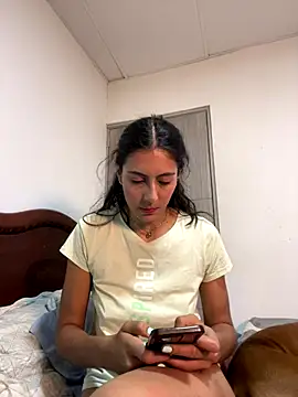 Snapshot of laia_williamss chatting on December 2025 02:42:02 AM laia williamss online show from December 2025 02:42:02 AM