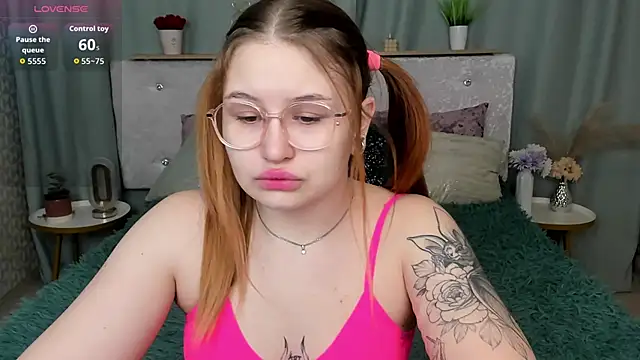 MilanaXHoney online show from February 2026 12:47:02 AM