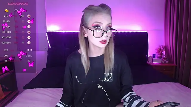 amyshhka online show from December 2025 11:46:02 PM