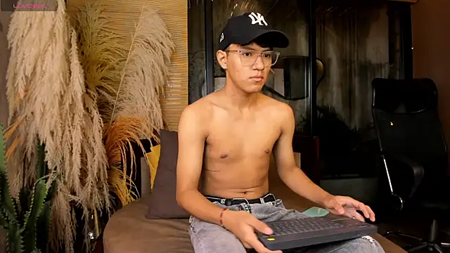 isaac grimm online show from January 2026 03:11:02 AM