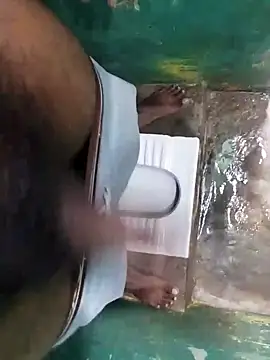 aguyforgay online show from December 2025 04:40:02 AM