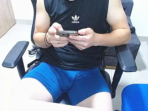 Liam jones10 online show from November 2025 07:00:02 AM