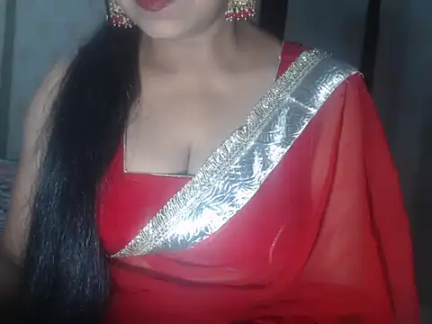 Snapshot of Hotronita123 chatting on May 2026 05:28:02 PM Hotronita123 online show from May 2026 05:28:02 PM