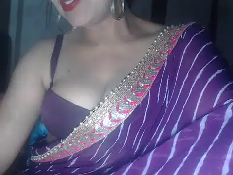 Snapshot of Hotronita123 chatting on May 2026 05:31:02 PM Hotronita123 online show from May 2026 05:31:02 PM