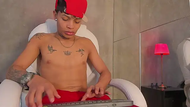 Renzo Dogan online show from December 2025 03:00:02 AM