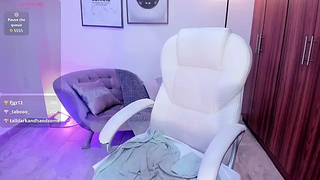 Snapshot of alana_martiins chatting on February 2026 09:19:01 AM alana martiins online show from February 2026 09:19:01 AM