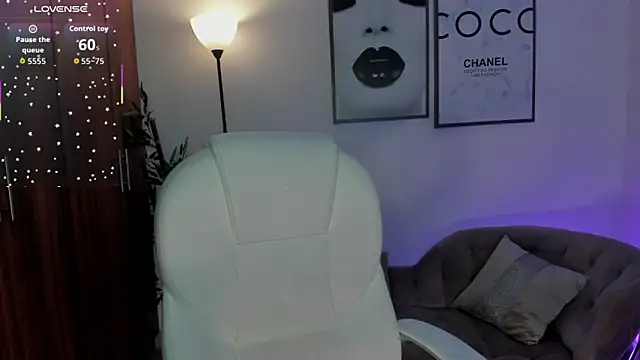 Snapshot of alana_martiins chatting on March 2026 10:49:01 PM alana martiins online show from March 2026 10:49:01 PM