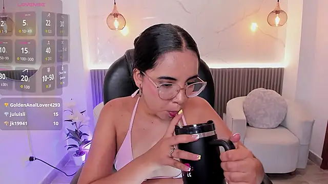 alana martiins online show from June 2026 07:09:01 PM