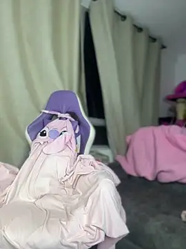 Stormi Thompsonn  online show from December 2025 03:01:01 AM