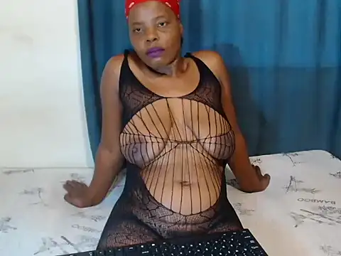 Snapshot of SexyMellow21 chatting on November 2025 04:11:02 PM SexyMellow21 online show from November 2025 04:11:02 PM